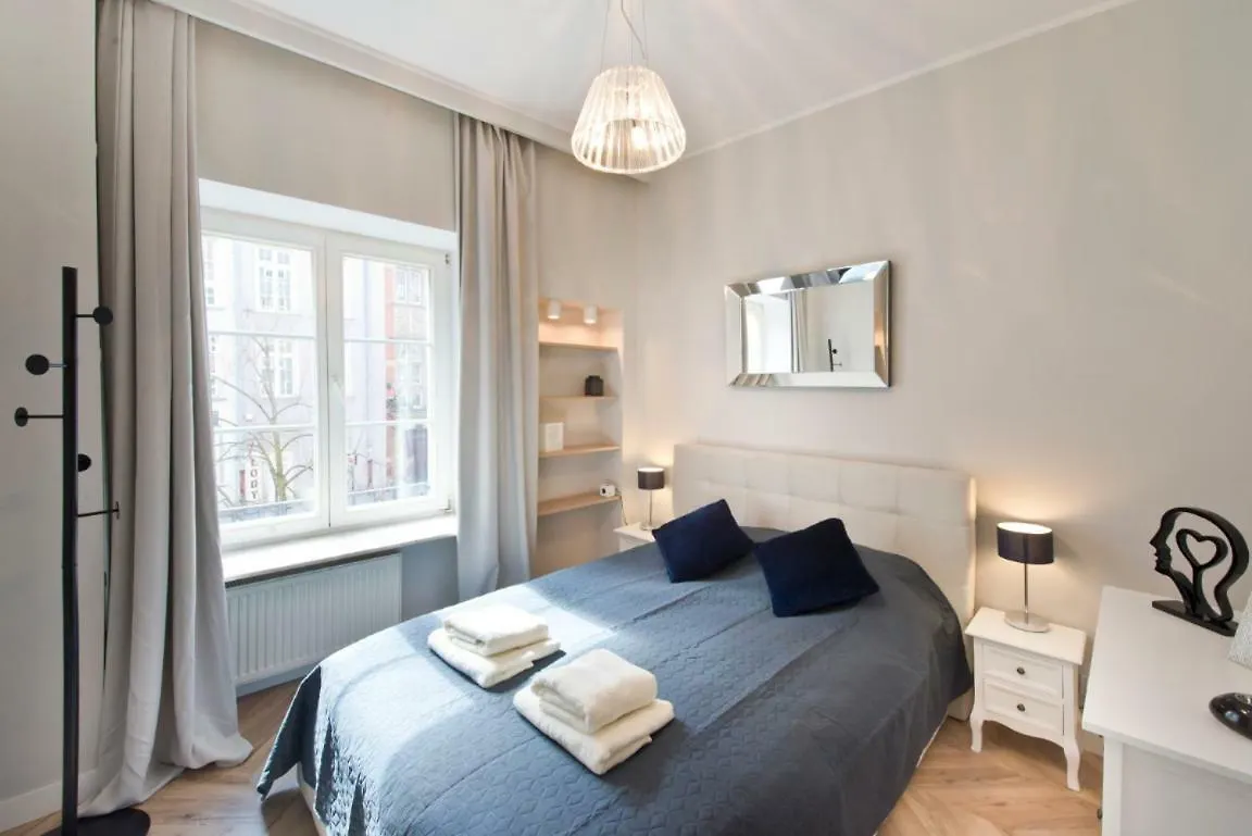 Dluga Street Apartment Near Neptun Gdansk