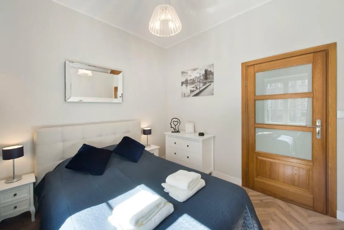 Dluga Street Apartment Near Neptun Gdansk