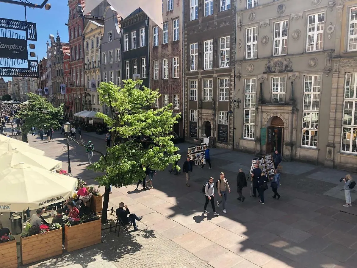 Dluga Street Apartment Near Neptun Gdansk